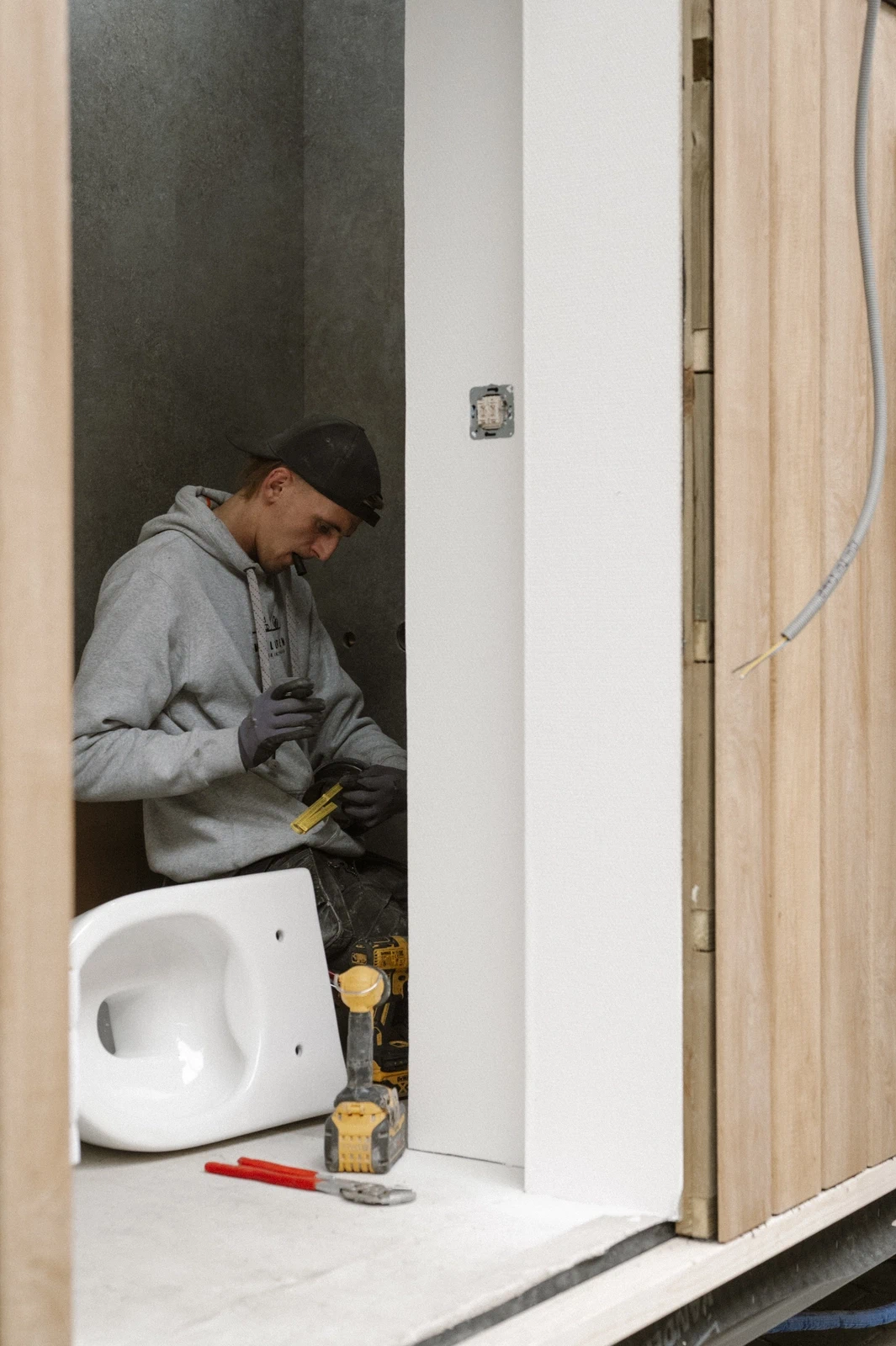 Van Emous brochure op een stoel